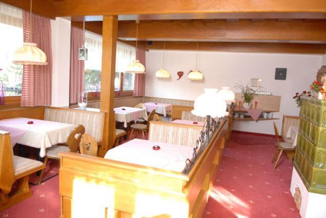Hotel-Pension Flora ザールバッハ・ヒンターグレム エクステリア 写真