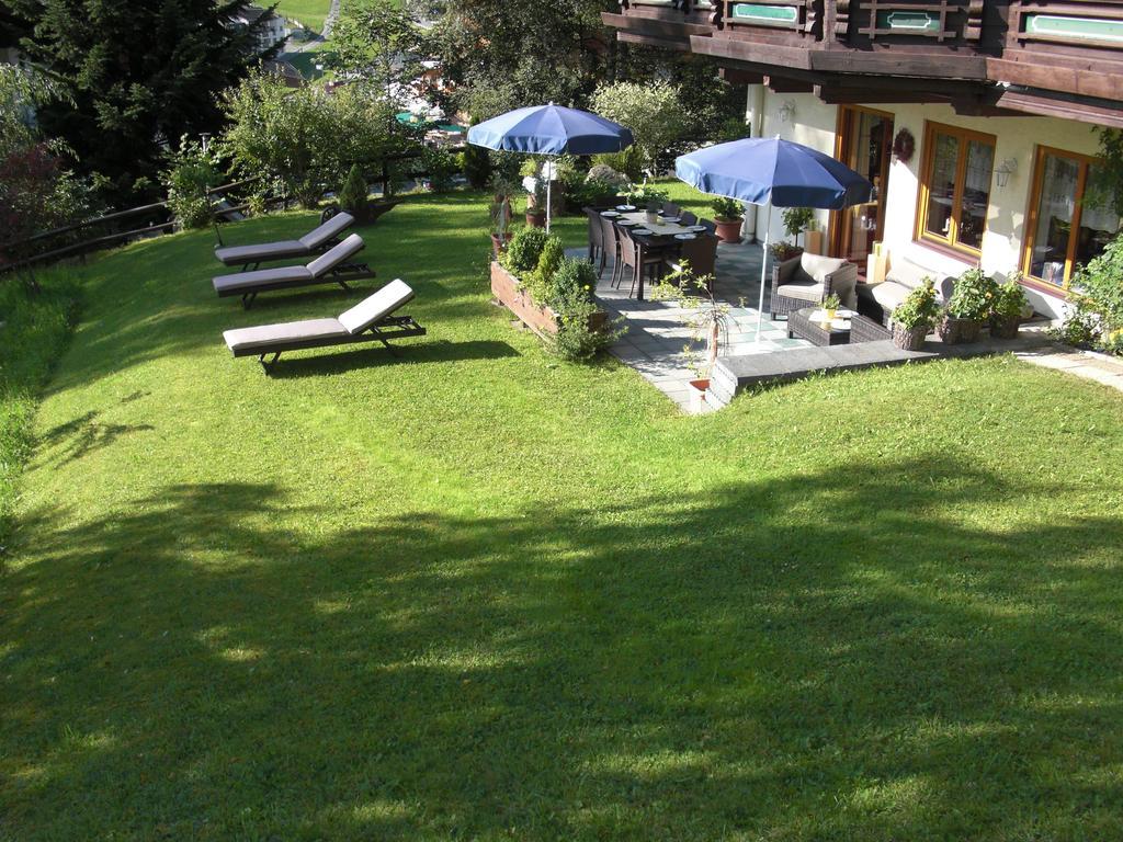 Hotel-Pension Flora ザールバッハ・ヒンターグレム エクステリア 写真