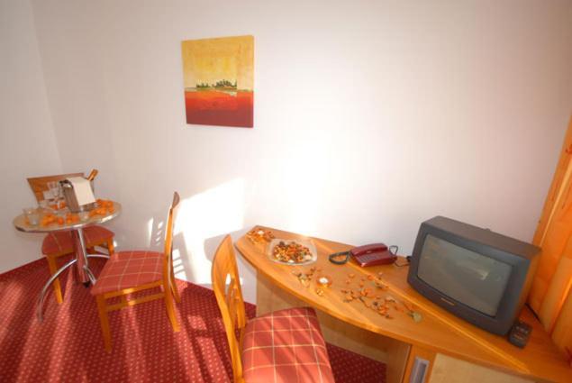 Hotel-Pension Flora ザールバッハ・ヒンターグレム エクステリア 写真