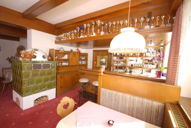 Hotel-Pension Flora ザールバッハ・ヒンターグレム エクステリア 写真
